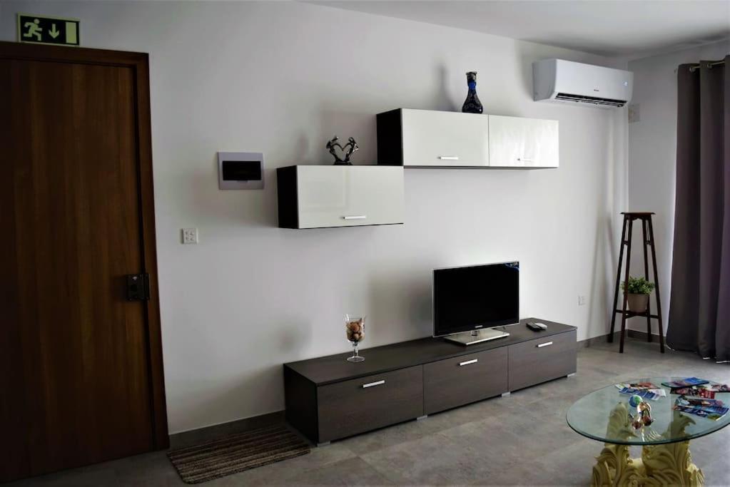 Lovely 3-Bedroom Apartment In L-Iklin Exterior photo