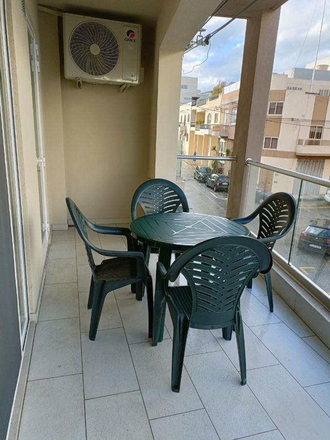Lovely 3-Bedroom Apartment In L-Iklin Exterior photo